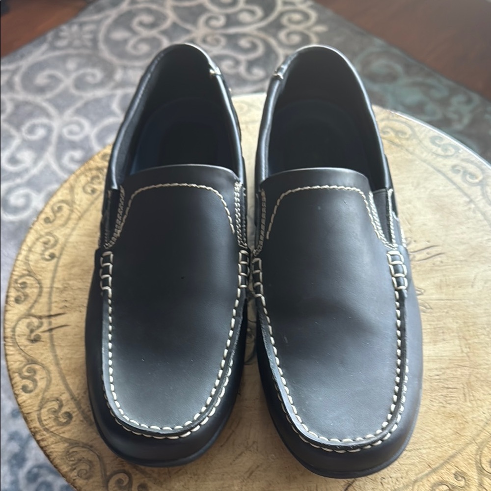 Black Leather Slip-On Loafers with Moccasin Stitching